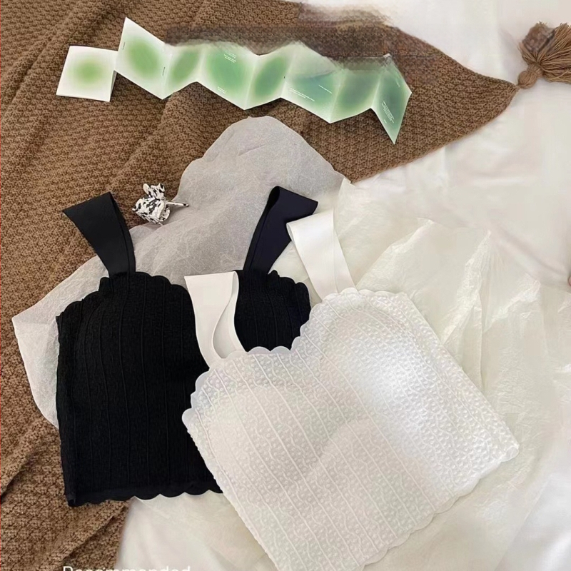 Löivata pitsiga kamisool nailonist, ilma õlgeda, täidetud, 3/4 tass, vormitud tass