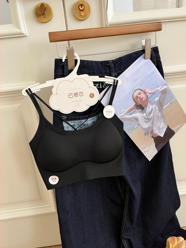 Nailonist rinnahoidja top seljal ristuvate rihmadega, vestilaadne stiil, täis tass, õhukesed vormitud tassid