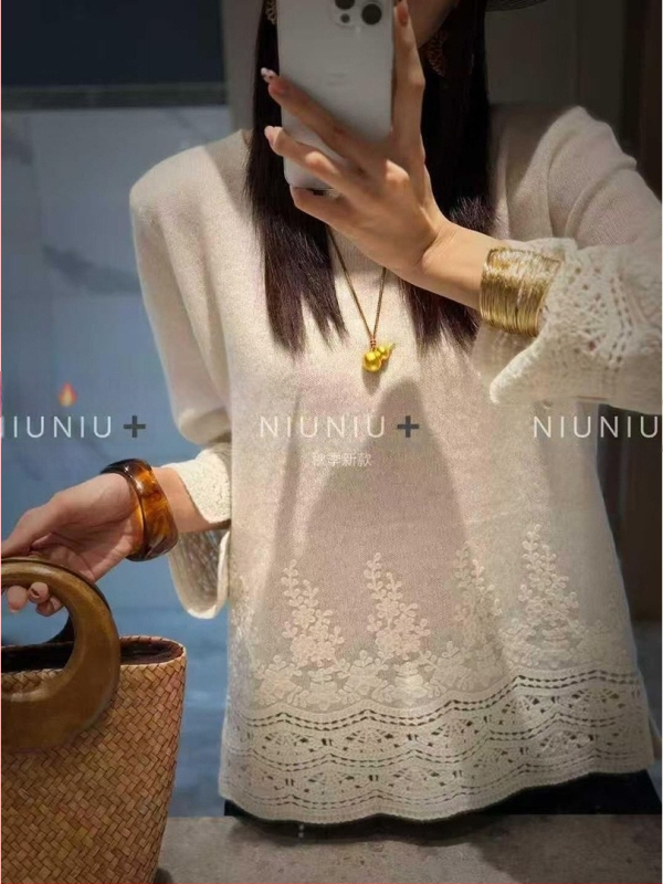 Kašmiiri naise kampsun ümmarguse kaelusega, vaba lõige, pikad varrukad, tikandid, elegantne linnastiil