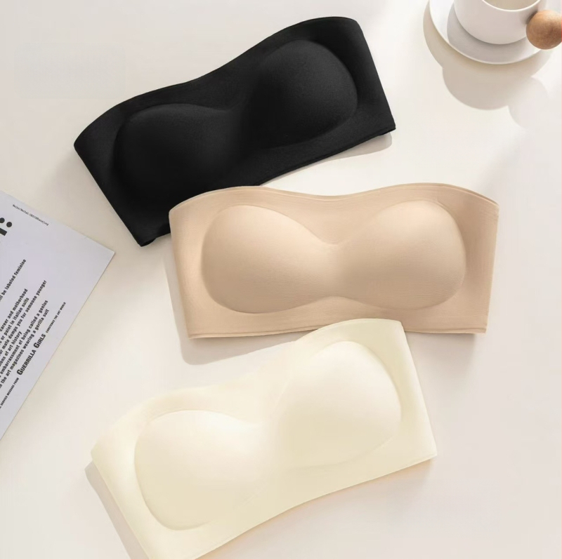 Be peties nematomos liemenėlė su plonais formuotais puodeliais, pagrindinis audinys nailonas 64.7%, įdaila nailonas 64.7%, pilnas puodelis, be plieno žiedo, kvėpuojanti, tinkama visoms sezonoms