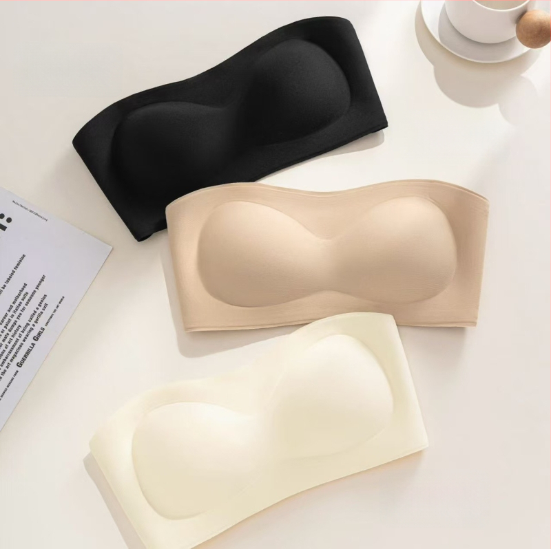 Be peties nematomos liemenėlė su plonais formuotais puodeliais, pagrindinis audinys nailonas 64.7%, įdaila nailonas 64.7%, pilnas puodelis, be plieno žiedo, kvėpuojanti, tinkama visoms sezonoms