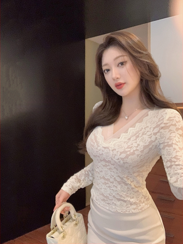 Moteriška nėrinių palaidinė su V-iškirpte, ilgomis rankovėmis, kiaurių nėrinių raštas, A linijos siluetas, nailono/akrilinio mišinio, rudens 2025 leidimas