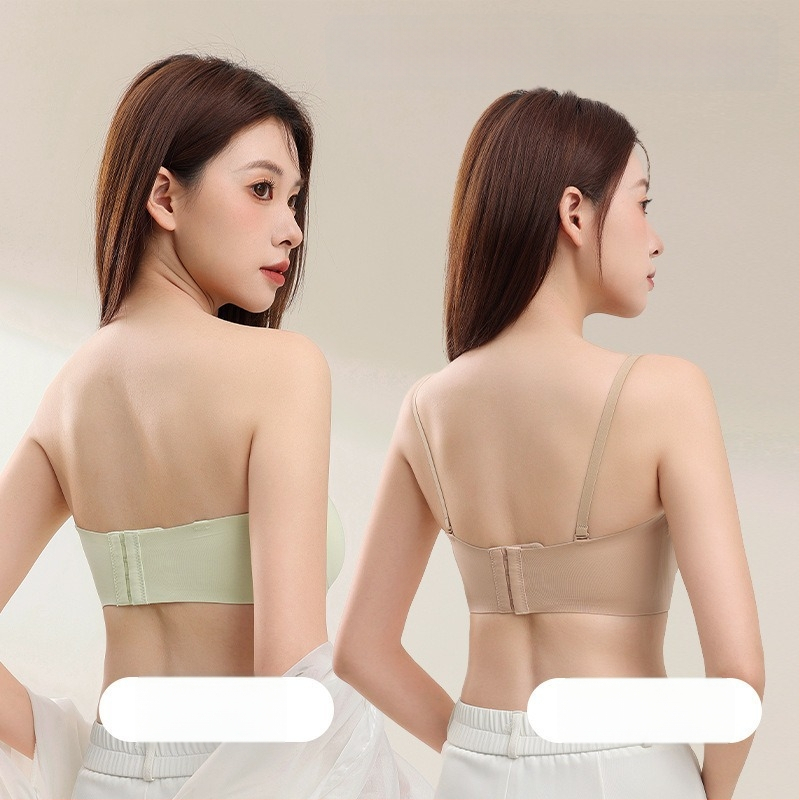 Be petnešių nematoma liemenėlė moterims su mažais krūtinėmis; pakelia, anti-slip, be siūlių, su nugara; Pagrindinė medžiaga: nailonas 70%; įdėklas: spandeks 30–50%; kaušiai 3/4, ploni formuojantys; nuimamos dvigubos petnešėlės; nugaros uždarymas su keturia