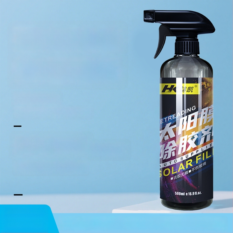 Automobilinis putų stiklo valiklis su lipų liku likvidavimu nuo saulės filtrų; pagrindinės sudedamosios dalys: dejonizuotas vanduo, paviršiaus aktyviosios medžiagos, cellosolve, aktyviosios medžiagos; galiojimo laikas 3 metai; QB/T 4525-2013 standarto; pri