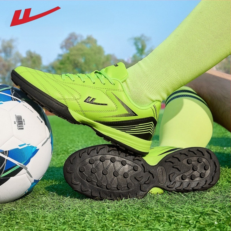 Vyrų futbolo bateliai Warrior Hui Li – viršus iš sintetinės odos, vidinė tinklinė medžiaga, gumos padas, raišteliai, žemas kulnas