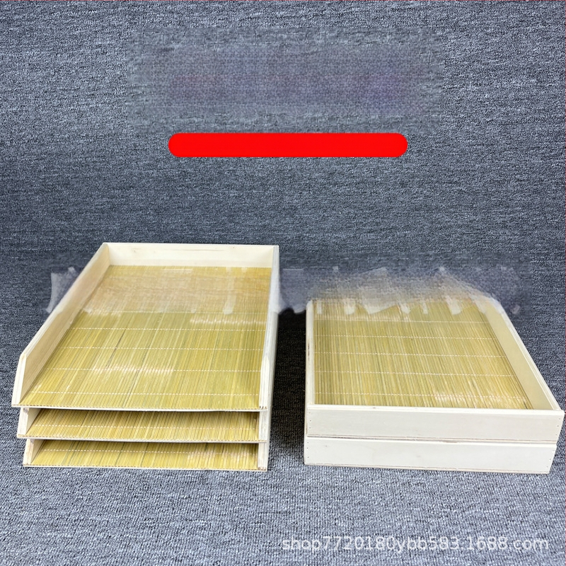 Medinis koldūnų padėklas, stačiakampis, vienas ant kito dedamas, nordiško stiliaus