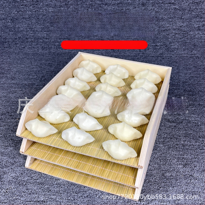 Medinis koldūnų padėklas, stačiakampis, vienas ant kito dedamas, nordiško stiliaus