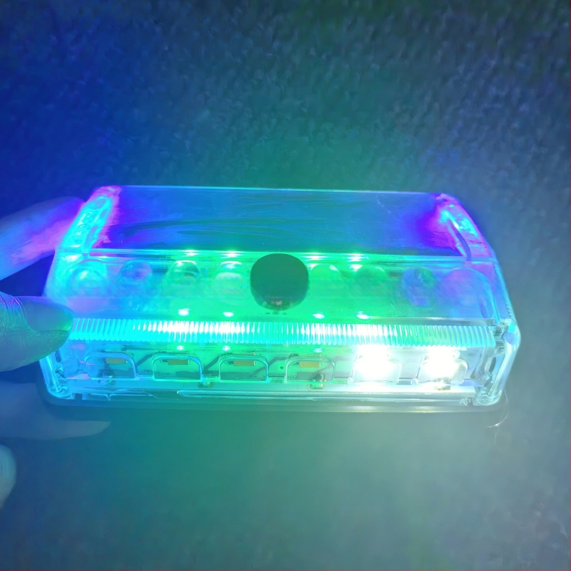 Saules enerģijas transportlīdzekļa brīdinājuma gaismas ar aizmugures platuma indikatoru un mirgošanas/pastāvīgā apgaismojuma režīmi