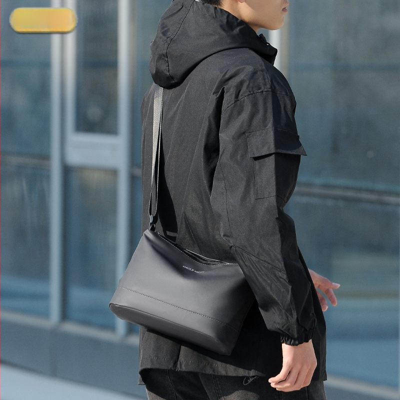 MACLE KIEON vyriška pečių rankinė - National Tide New Wind stilius, plėvelės danga oda, raidžių raštas, atspari vandeniui, ultra lengva