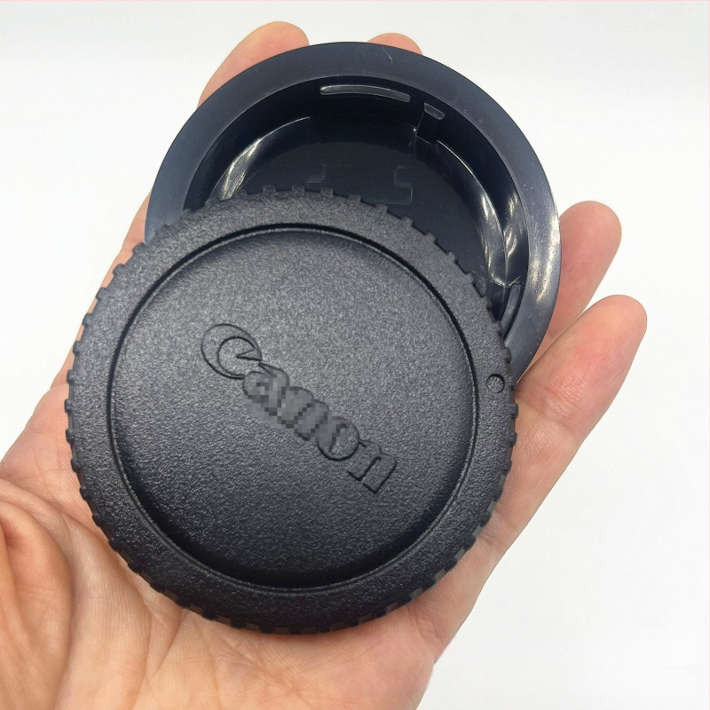 DSLR korpuso dangtelių rinkinys: priekinis korpuso dangtelis, užpakalinis objektyvo dangtelis, dulkių dangtelis ir objektyvo dangtelis; EOS suderinamas; OEM gamyba; išleista 2021