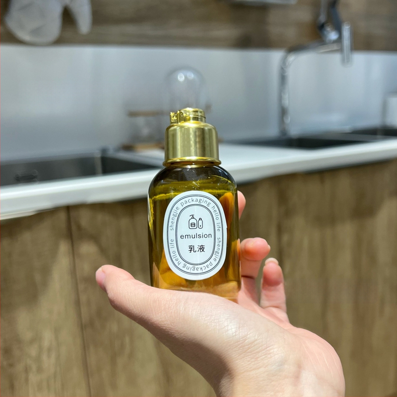 PET butelis su flip dangteliu vonios aliejui ir kosmetinei pakuotei — Blow molding gamyba, paviršiaus apdorojimas etiketėms, dangtelis įtrauktas