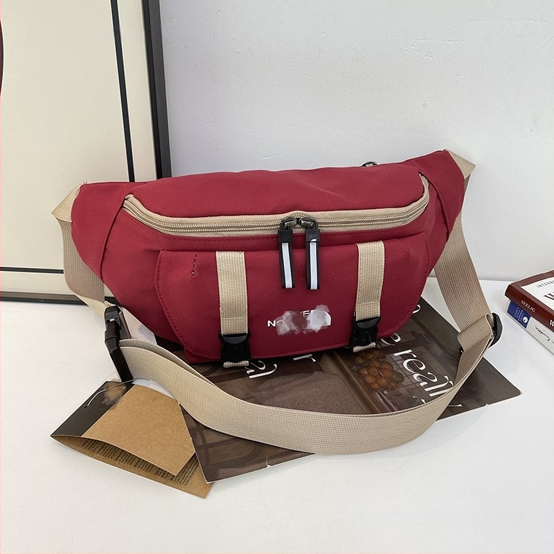 Krūšu soma ar vāku, neilons, aizslēgs, slēpta rāvējslēdzēja kabata, pilsētas vienkāršība