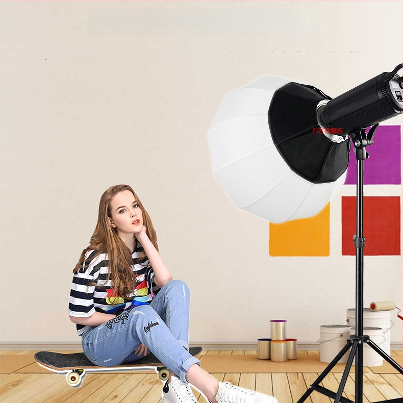 Žibinto gaubtas – lempos priedas, sferinis minkštosios šviesos kamuolys, greitas atleidimas, greitas montavimas, profesionaliai nuotraukoms, medžiaga: minkšta šviesos audinys; modelis: lantern cover