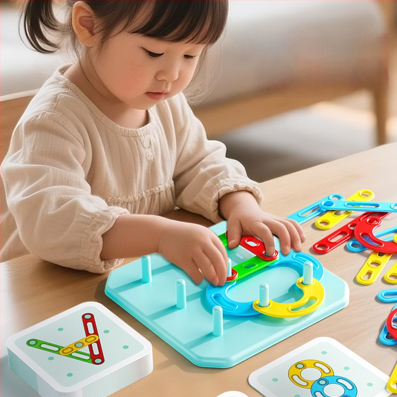 Montessori 3D dėlionė – stulpelių formų surinkimas su geometriniu suderinimu, plastikas, vaikams 4–6 metai