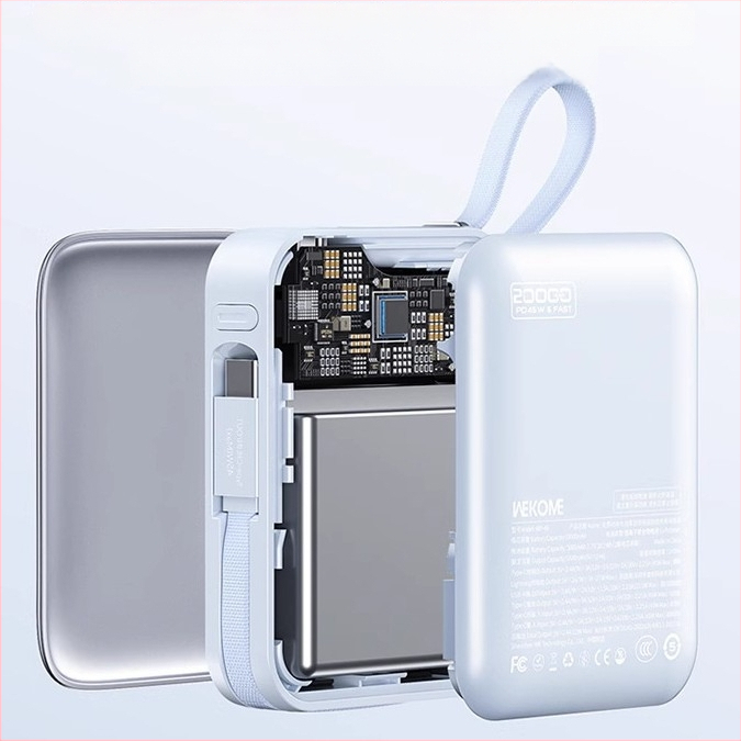 Išorinė baterija 20000 mAh su 45W greitu įkrovimu, įmontuoti kabeliai, Li‑polimerų ličio baterija, 3C sertifikatas