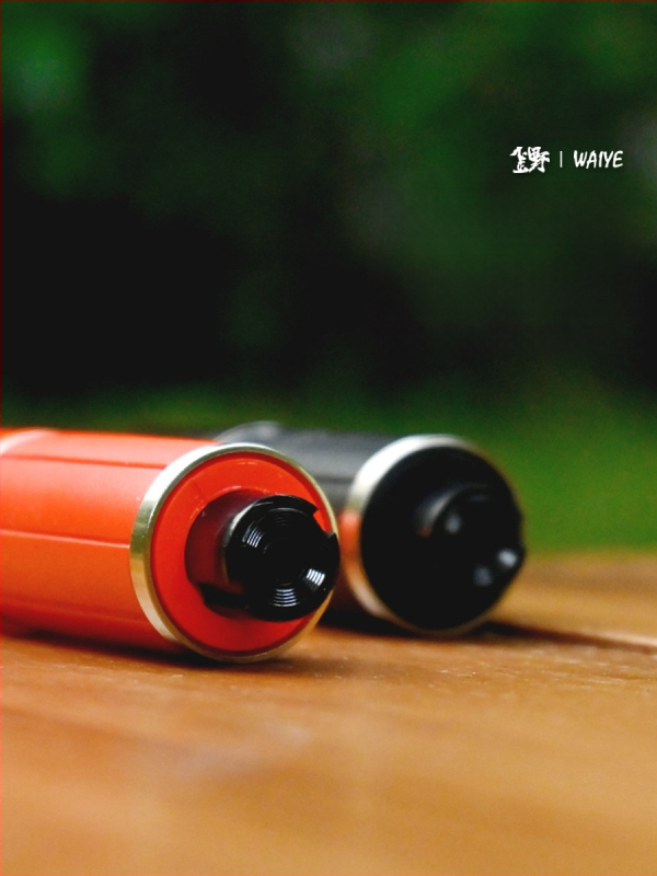 Crooked Wild 2-in-1 automobilių gelbėjimo plaktukas su stiklo laužikliu ir saugos diržo pjovikliu