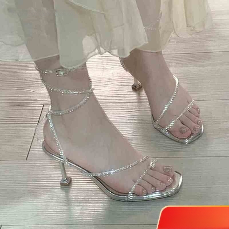 T-juostos sandalai su kristalais, atvira pirštas, gyvatės formos dirželiai, stiletto kulnas