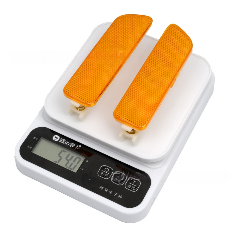 Priekinio bamperio šono žymeklio ir posūkio signalo lemputė Volkswagen Golf 4 / Bora / Jetta MK4 (Medžiaga: ABS+AS; Galia: 55W; Įtampa: 12V; Šviesos šaltinis: halogenas; Suderinami modeliai: Golf MK4, Bora, Jetta 4)