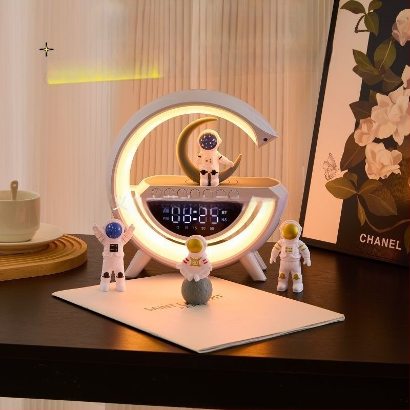 Be laidinio įkrovimo Bluetooth garsiakalbis su žadintuvu ir atmosferos stalo lempute (Belaidžio įkrovimo; Bluetooth audio; Žadintuvas; Atmosferos apšvietimas; Naktinė lemputė)