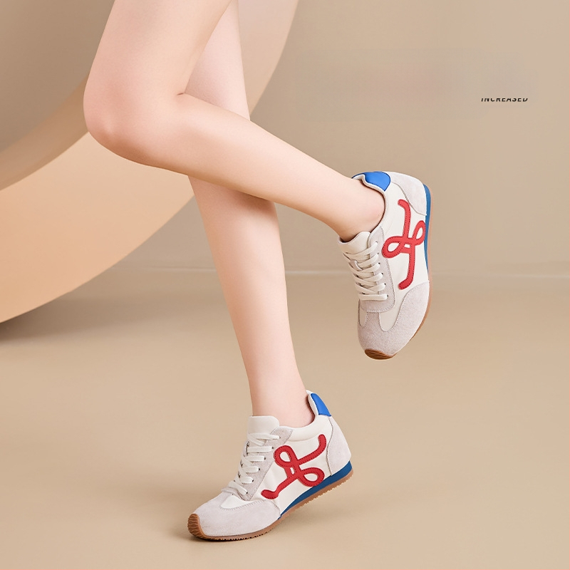 Sieviešu augstuma palielināšanas treniņzābaki ar retro dizainu, slīpa zole, fleece iekšējais oderējums, elpojoša tīkla iekšējā daļa, izturīga gumijas zole, šņorēšana