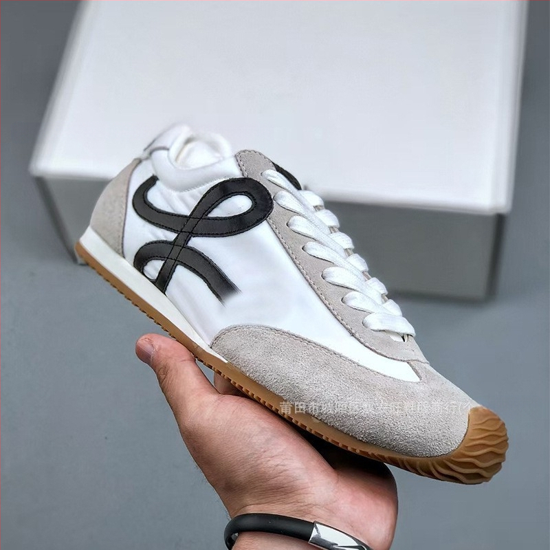 Moteriški odiniai kasdieniai sportbačiai su raišteliais, apvaliu pirštu, lengvi, natūralios gumos padas