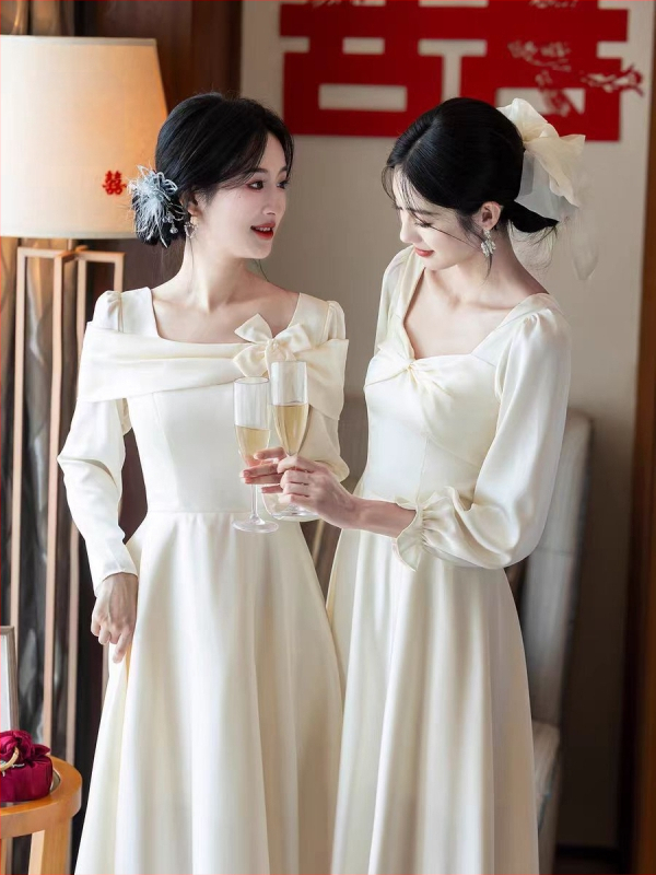 Шампанено сатенено рокля за шаферки, дълъг ръкав; А-линия; квадратно деколте; полиестер със спандекс (≤30%); 2025 есенно-зимна колекция