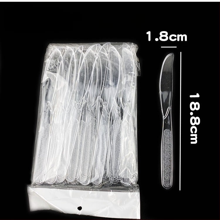 Vienkartinis plastmasinių stalo įrankių rinkinys vakarietiško stiliaus su ilga rankena: peilis, šakutė ir šaukštas; mikrobangų krosnelėms tinkamas.