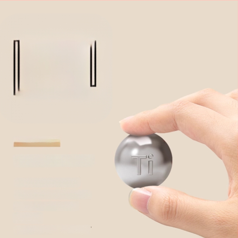 Titánból készült izolált termosz fogantyúval, nagy kapacitás, 6-12 órás szigetelés