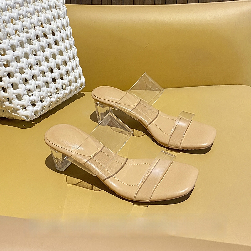 Vienos juostos sandalai, PVC viršus, kvadratinė nosis, guma padas, storas kulnas 3–6 cm