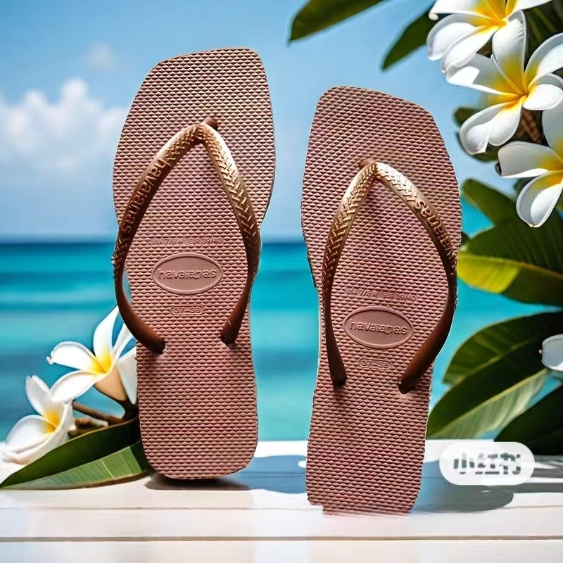 Moterų flip-flopai vasarai (PVC viršus, guminė padas, graffiti raštas, injekcininiu būdu suformuotas padas, pado storis 0–3 cm)