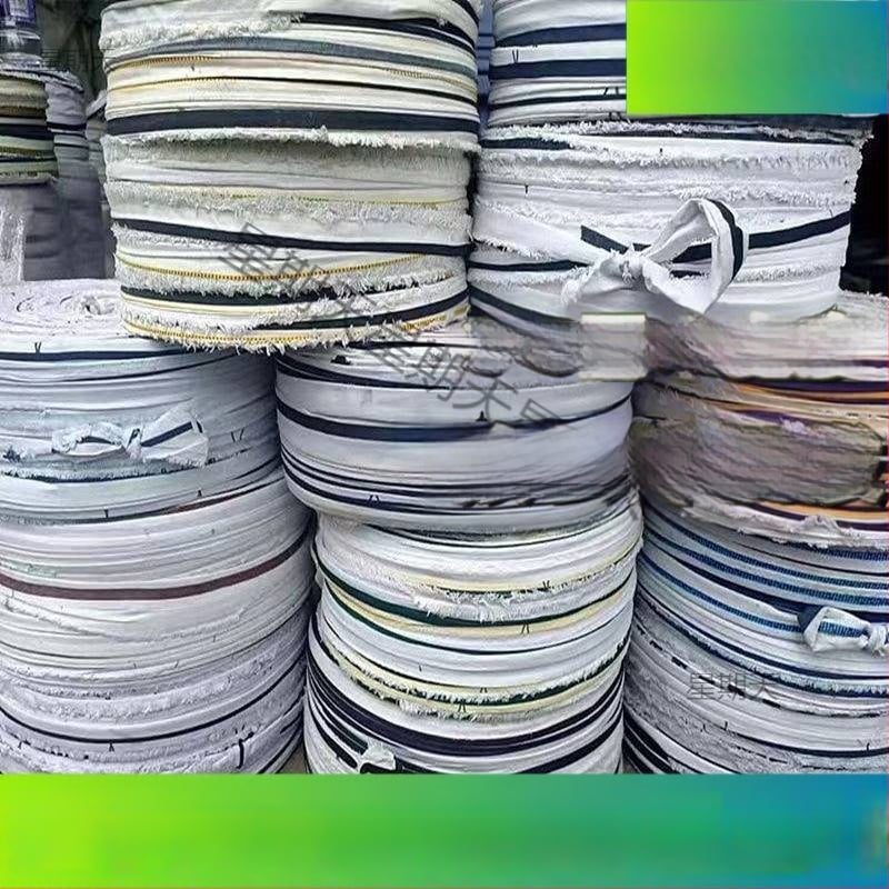 Laika izturīgas auduma lentes saistīšanai, šņorju un plakanās siksnas mājsaimniecībai, augļu koka zariem vilkšanai