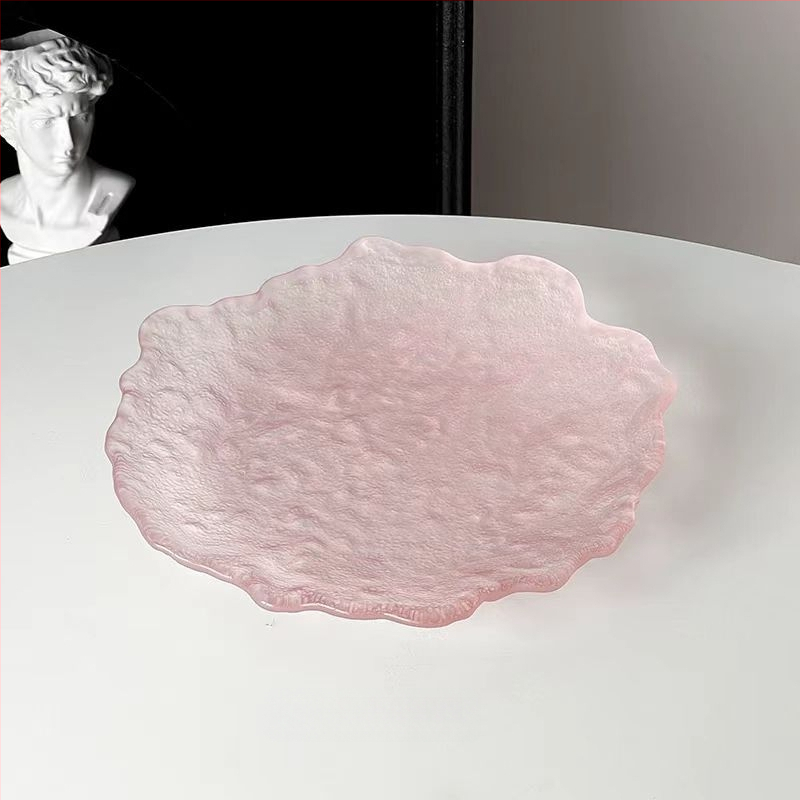 Розова асиметрична стъклена чиния за десерт - кръгла, градиентен дизайн, модерен минималистичен стил, стъкло