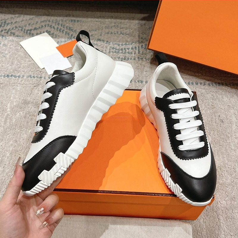 Γυναικεία αθλητικά παπούτσια για τρέξιμο με χαμηλό ύψος, επένδυση από τεχνητή γούνα, κορδόνια και σόλα από καουτσούκ