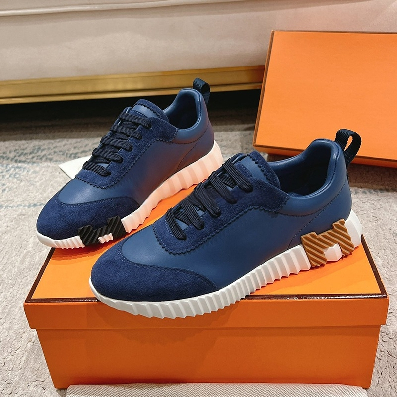 Γυναικεία αθλητικά παπούτσια για τρέξιμο με χαμηλό ύψος, επένδυση από τεχνητή γούνα, κορδόνια και σόλα από καουτσούκ