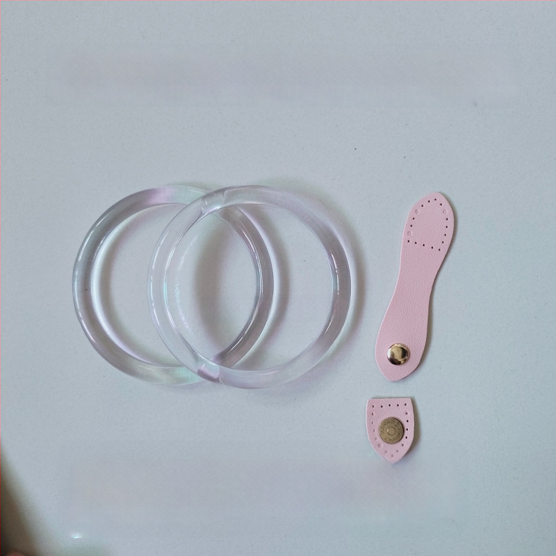 Χειροποίητο αξεσουάρ για τσάντες - μαγνητικό δερμάτινο κούμπωμα, κυκλικό διαφανές στοιχείο, πλεκτό υλικό με κοχύλι