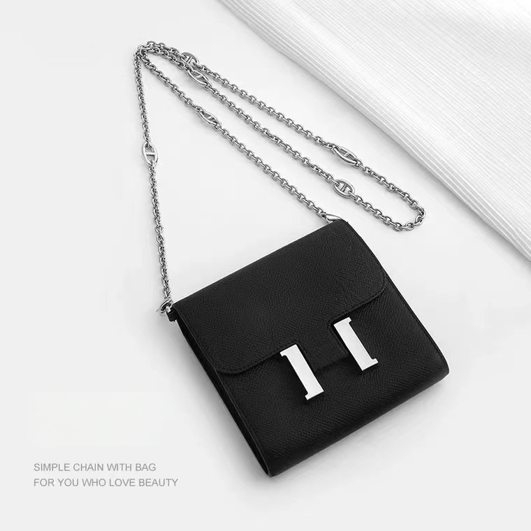 Ζώνη τσάντας/ώμου Yu Yi, μεταλλική, γεωμετρικό μοτίβο, εξουσιοδοτημένη ιδιωτική μάρκα, άνοιξη 2023.