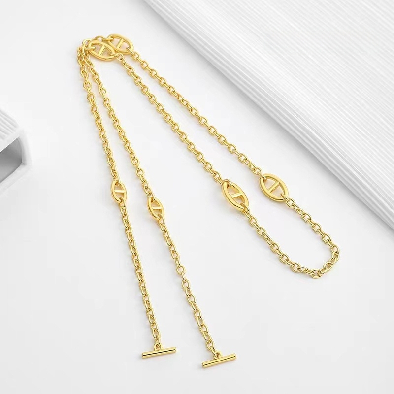 Ζώνη τσάντας/ώμου Yu Yi, μεταλλική, γεωμετρικό μοτίβο, εξουσιοδοτημένη ιδιωτική μάρκα, άνοιξη 2023.