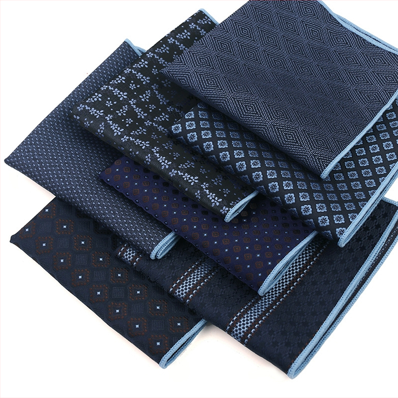 Kabatas lakatiņš uz uzvalka, poliestera diegi, džakarda audums, raksts ar karu un ziedu motīvu, brīvs stils, iepakojums vienā OPP maisiņā