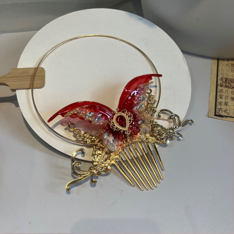 Segustatud metallist peakomplekt koos tupsudega, naiste vintage stiil, käsitöö, eraldi pakendatud (Materjal: metall; Stiil: vintage; Töötlemine: käsitöö; Pakkimine: eraldi pakendatud)