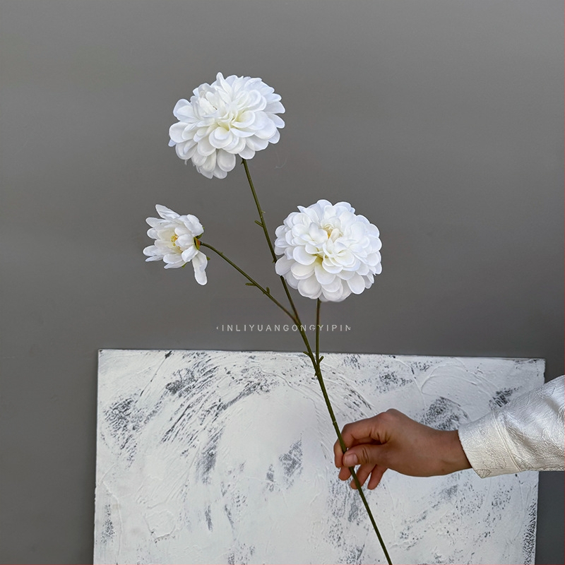 Ανθοδέσμη τεχνητών μεταξωτών λουλουδιών χωρίς φύλλα, με τρία κεφάλια, μπουμπούκια και διακριτικό άρωμα, για διακόσμηση γάμου