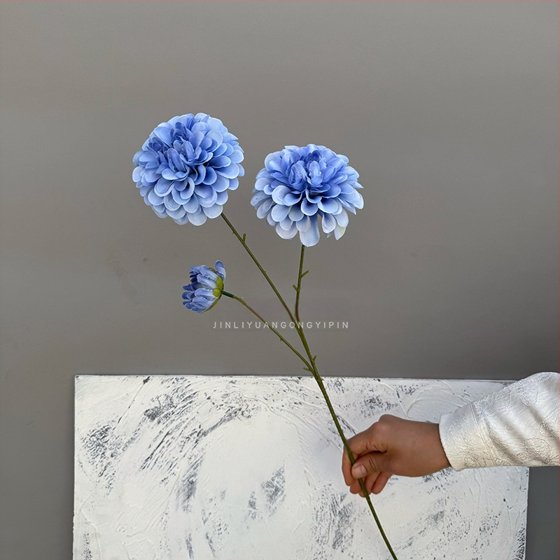 Ανθοδέσμη τεχνητών μεταξωτών λουλουδιών χωρίς φύλλα, με τρία κεφάλια, μπουμπούκια και διακριτικό άρωμα, για διακόσμηση γάμου