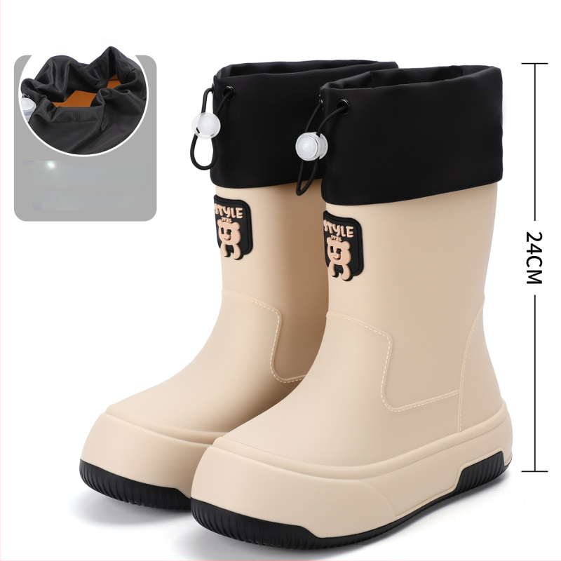 Moteriški lietaus batai su PVC viršumi, trumpas vamzdelio aukštis, plokščias kulnas, vientisas raštas, tinkami visoms sezonoms