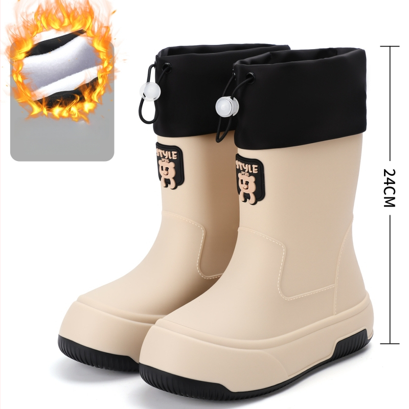 Moteriški lietaus batai su PVC viršumi, trumpas vamzdelio aukštis, plokščias kulnas, vientisas raštas, tinkami visoms sezonoms