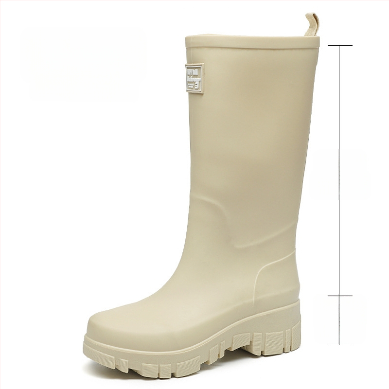 Moterų PVC lietaus batai, vidutinio aukščio, žemas kulnas 1-3 cm, slip-on uždarymas