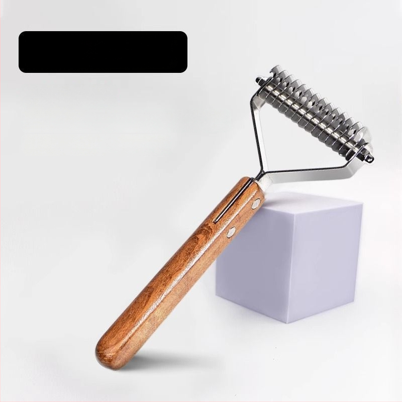 Pieptene dublu față, curbat pentru descurcarea nodurilor și îndepărtarea părului la câinii cu blană lungă – multifuncțional