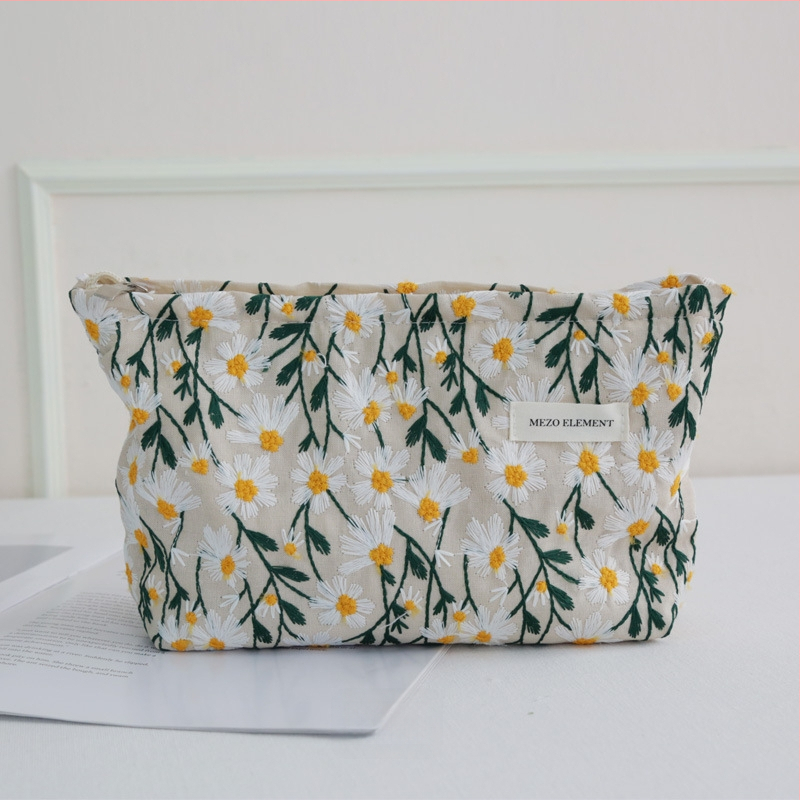 Козметична чанта с бродерия, флорална шарка, памук и лен, подплата от памук