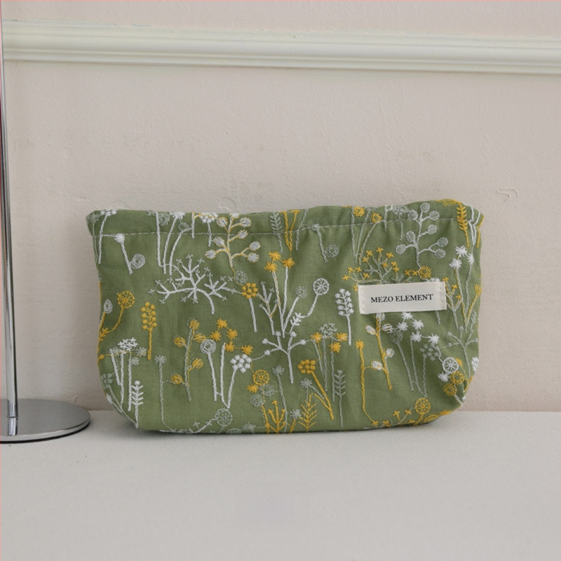 Козметична чанта с бродерия, флорална шарка, памук и лен, подплата от памук