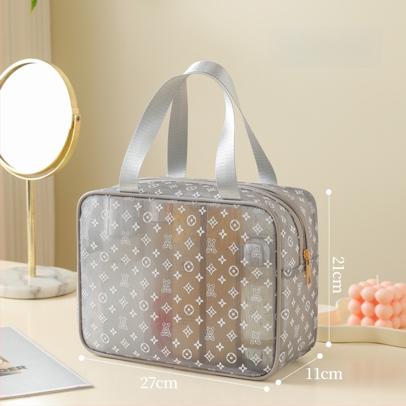 Козметична чанта - найлон, животински принт, закопчаване с цип, дишаща и антибактериална