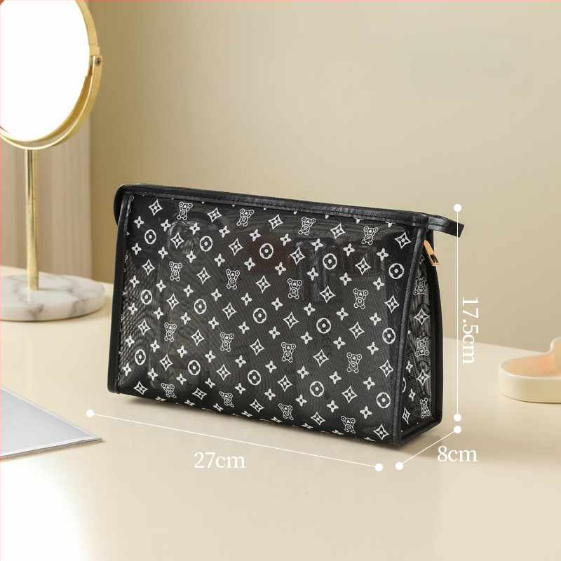 Козметична чанта - найлон, животински принт, закопчаване с цип, дишаща и антибактериална