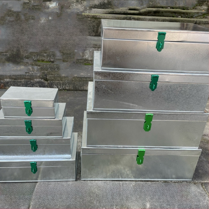 Fém szerszámtartó és tárolódoboz